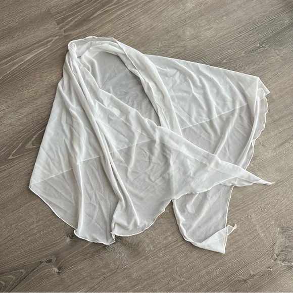 Veuve Clicquot White Bikini Bottoms and White Sarong - Picture 7 of 9